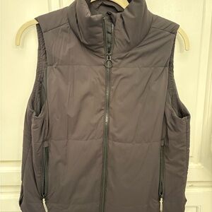 Vuori black Puffer Vest size small worn once